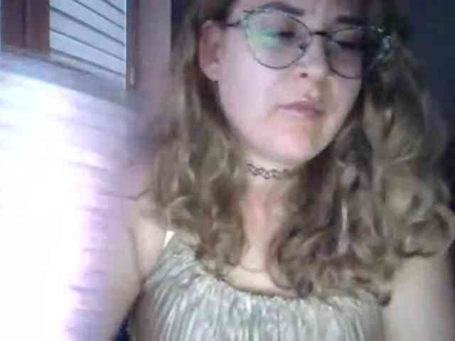 LucyKiss webcam