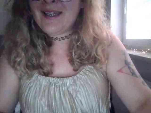 LucyKiss webcam