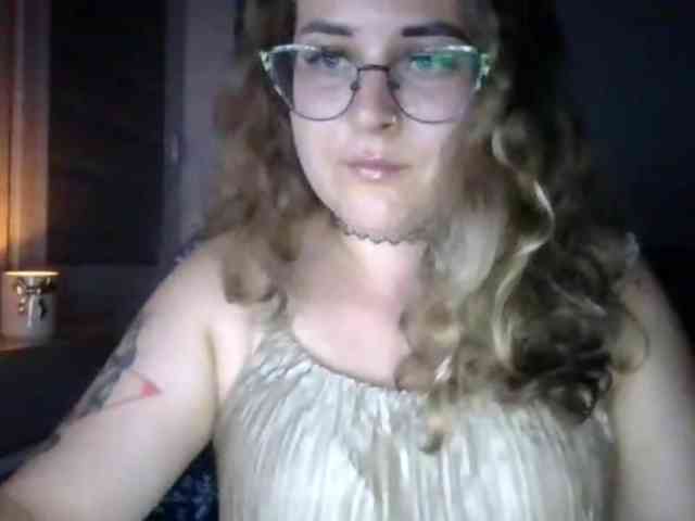 LucyKiss webcam