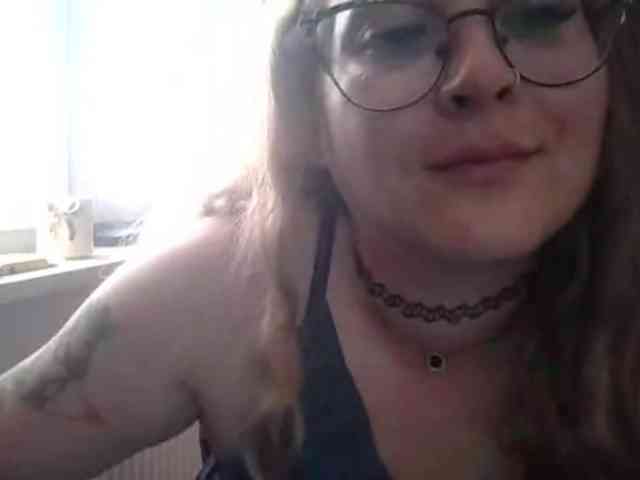 LucyKiss webcam