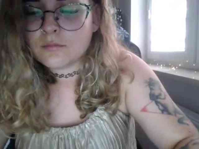LucyKiss webcam