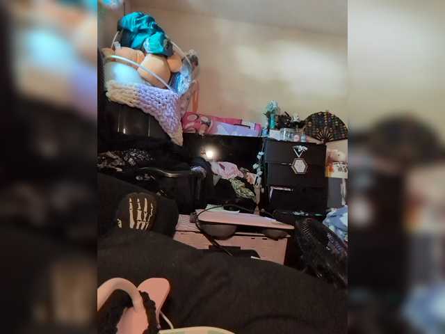 Brujaxgrey live cam on BongaCams