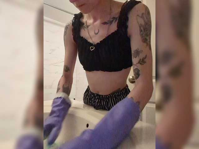 Brujaxgrey live cam on BongaCams