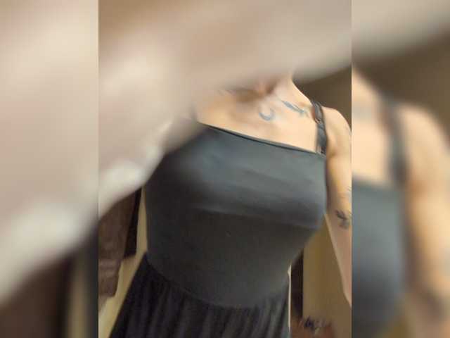 Brujaxgrey, en directo ahora en BongaCams