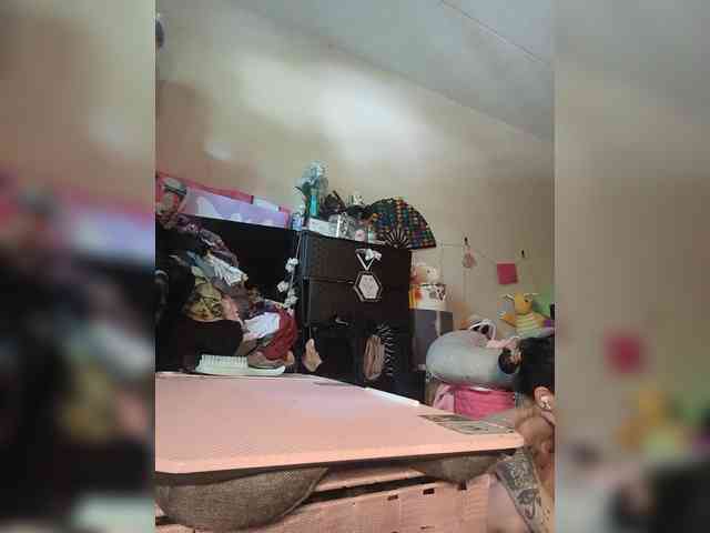Brujaxgrey webcam