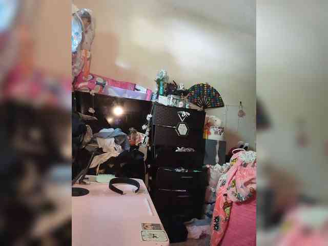 Brujaxgrey webcam