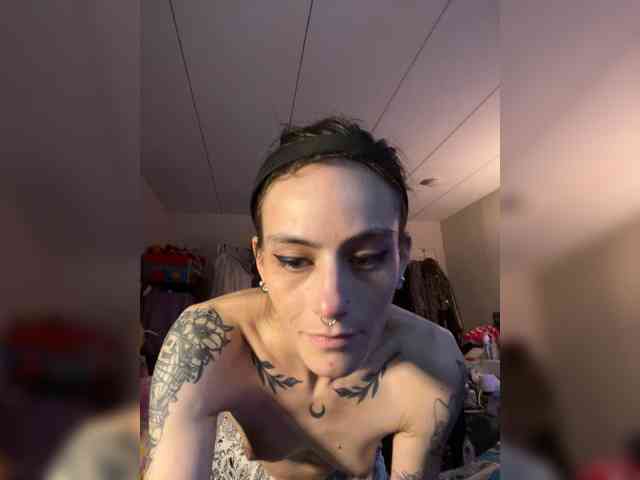 Brujaxgrey webcam