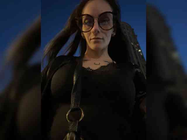 Brujaxgrey webcam