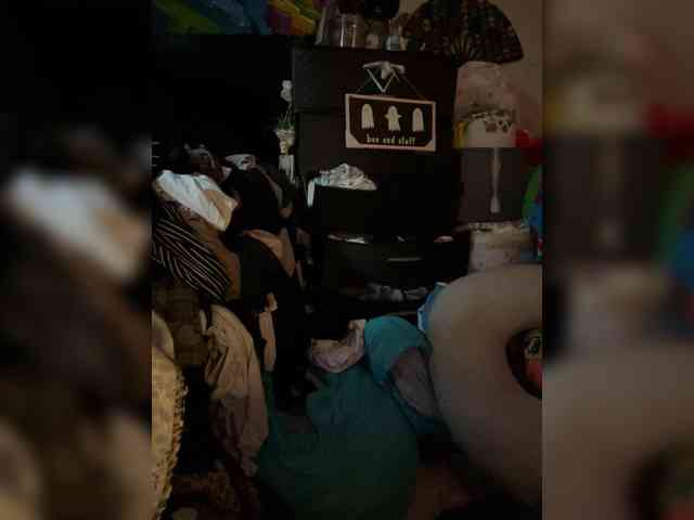 Brujaxgrey webcam