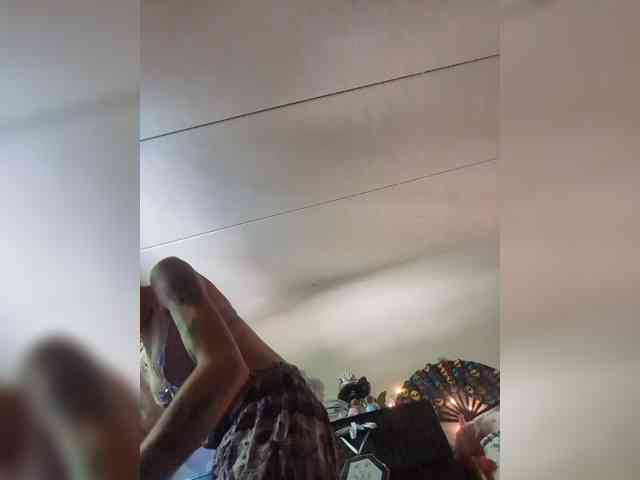 Brujaxgrey webcam