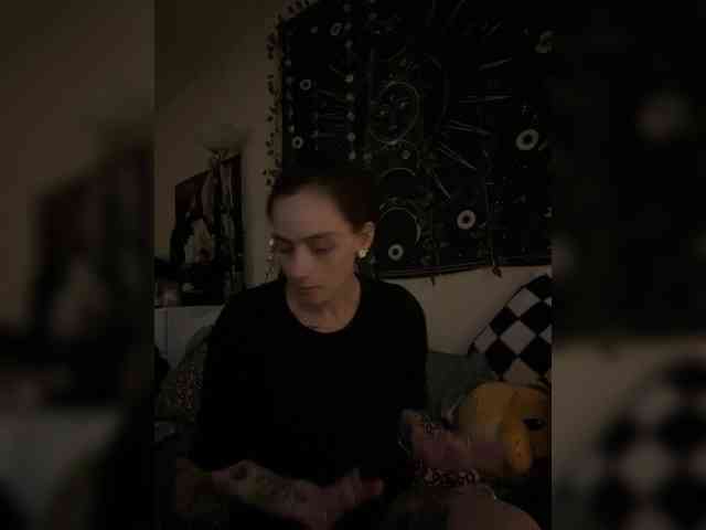 Brujaxgrey webcam