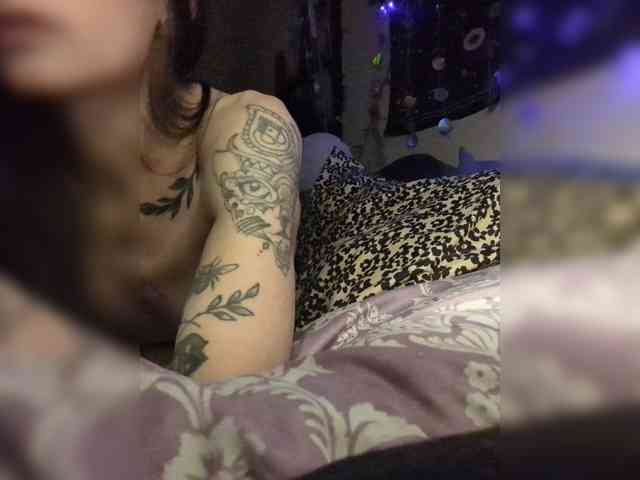 Brujaxgrey webcam