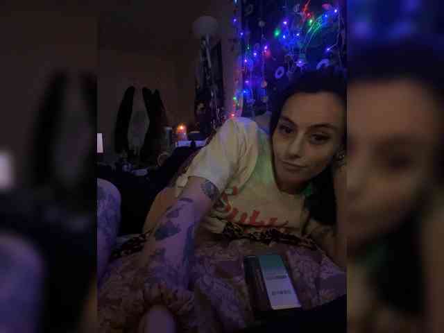 Brujaxgrey webcam