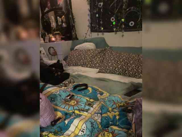 Brujaxgrey webcam