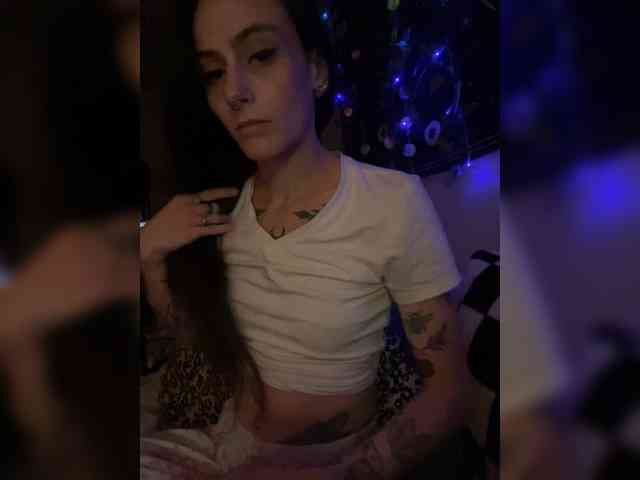 Brujaxgrey webcam