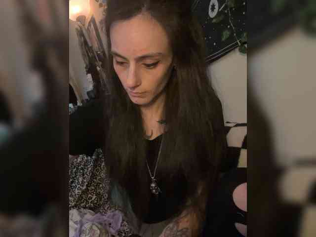 Brujaxgrey webcam