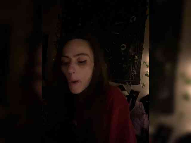 Brujaxgrey webcam