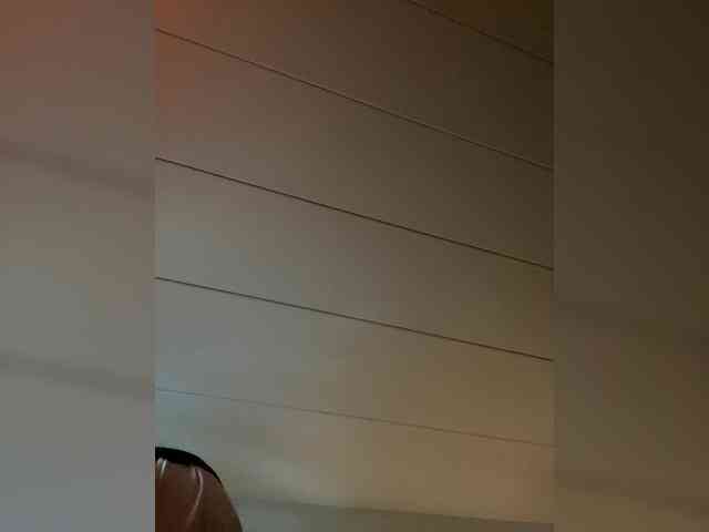 Brujaxgrey webcam