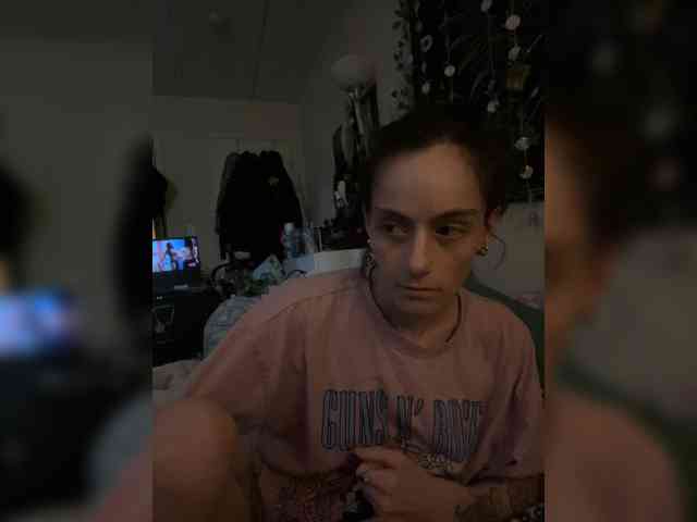 Brujaxgrey webcam