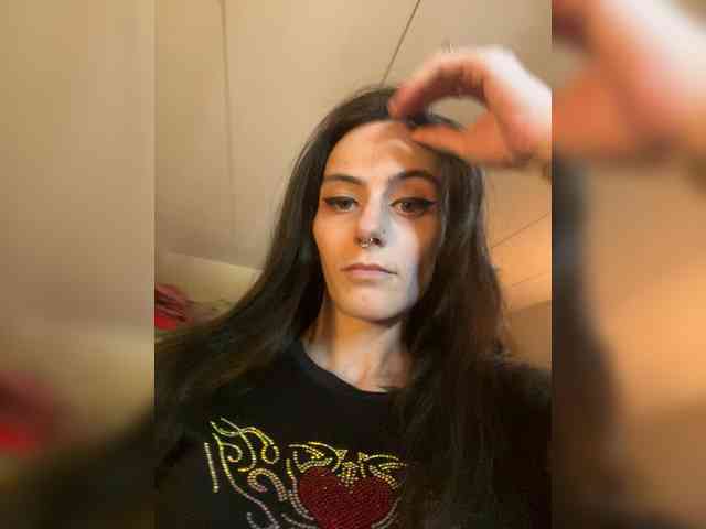 Brujaxgrey webcam