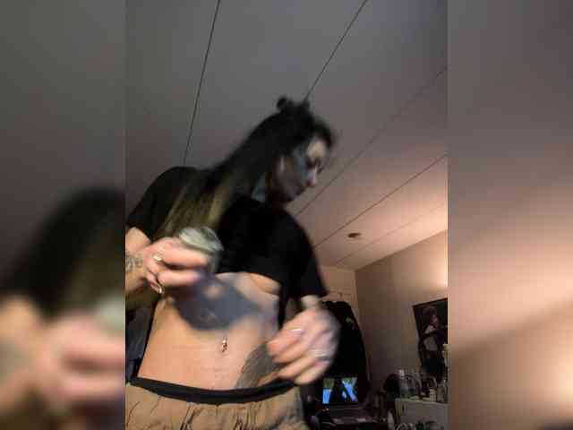Brujaxgrey webcam
