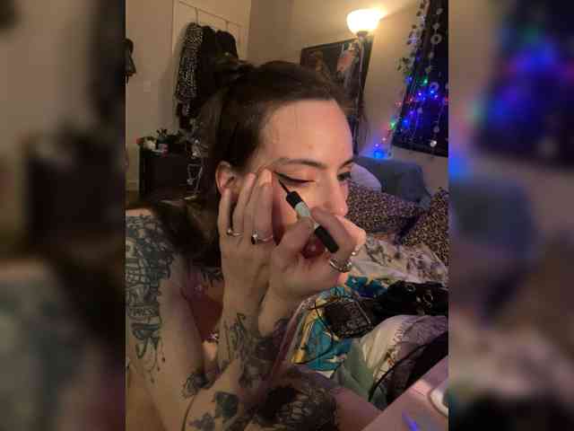 Brujaxgrey webcam