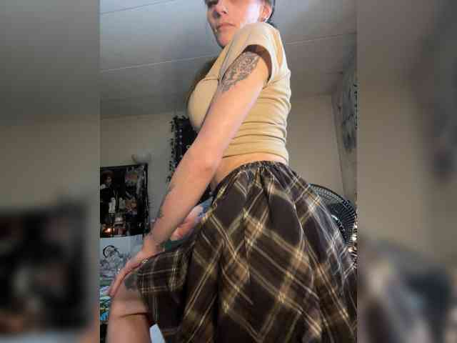 Brujaxgrey webcam