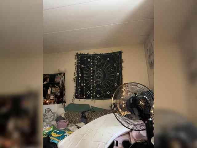 Brujaxgrey webcam