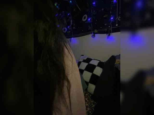 Brujaxgrey webcam
