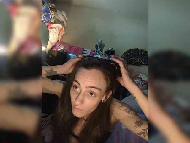 Brujaxgrey webcam
