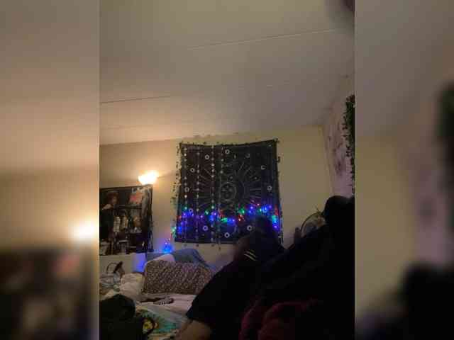 Brujaxgrey webcam