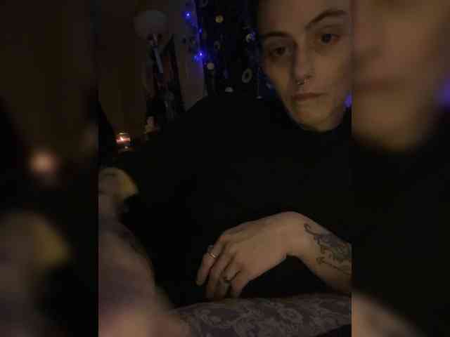 Brujaxgrey webcam