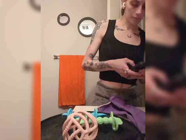 Brujaxgrey webcam