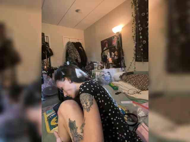 Brujaxgrey webcam