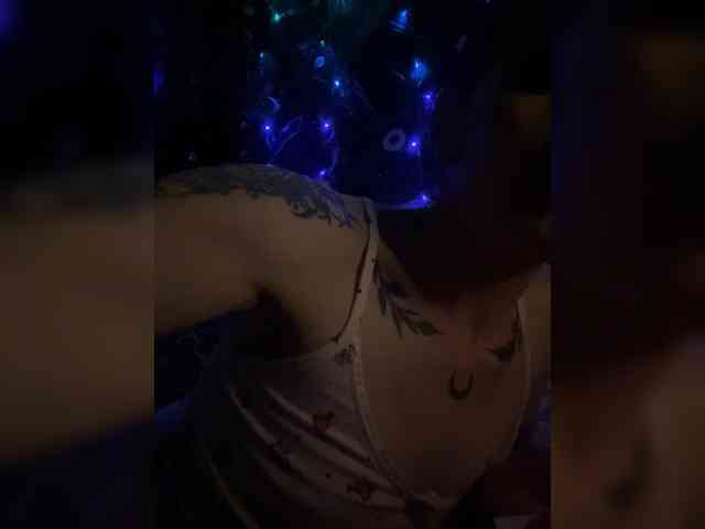 Brujaxgrey webcam