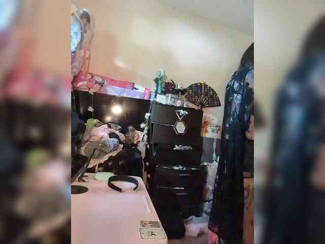 Brujaxgrey webcam