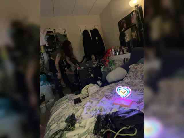 Brujaxgrey webcam