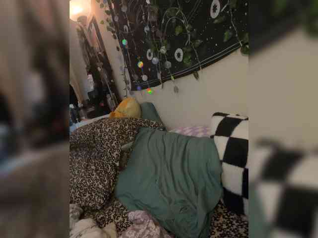 Brujaxgrey webcam