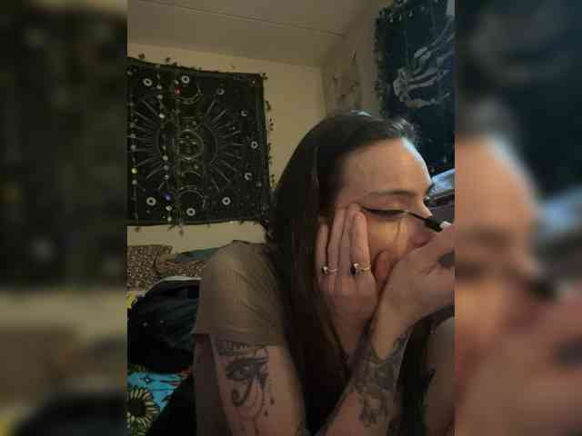 Brujaxgrey webcam