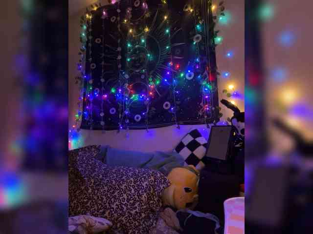 Brujaxgrey webcam