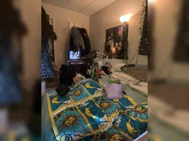 Brujaxgrey webcam