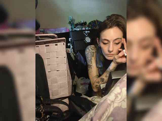Brujaxgrey webcam