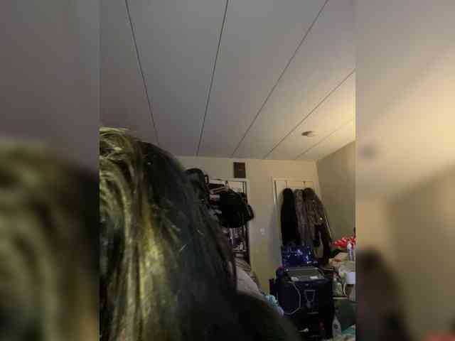 Brujaxgrey webcam