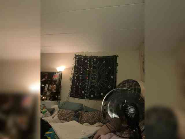 Brujaxgrey webcam