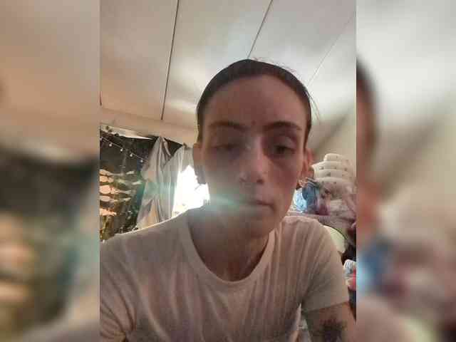 Brujaxgrey webcam