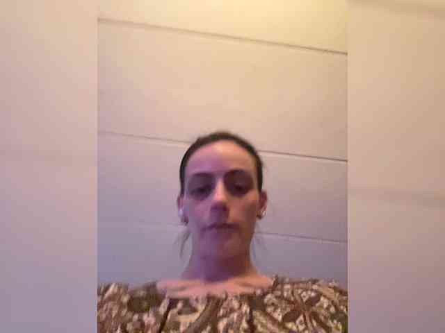 Brujaxgrey webcam