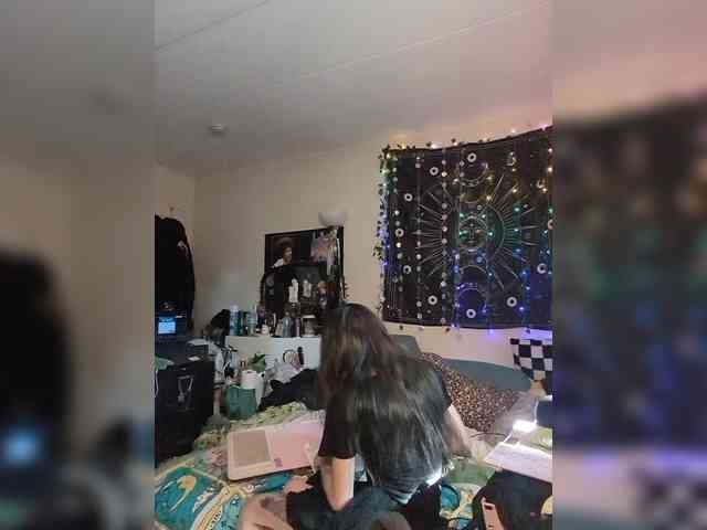 Brujaxgrey webcam