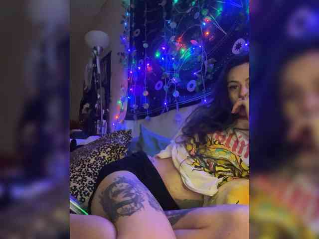 Brujaxgrey webcam