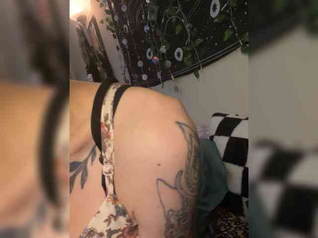 Brujaxgrey webcam