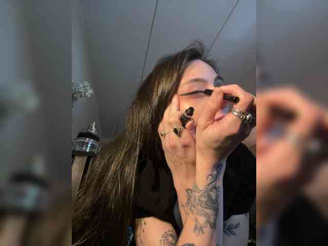 Brujaxgrey webcam